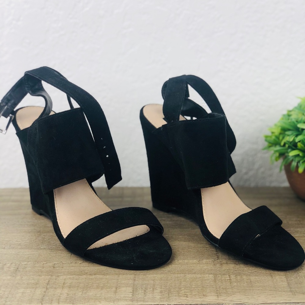 Forever 21 black suede sling back wedges - Picture 5 of 5